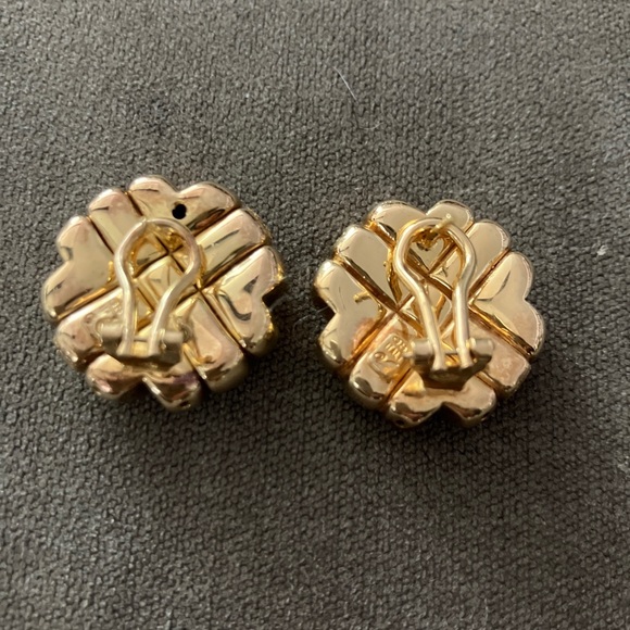 Brand New V. Mark Italy 925 Sterling Silver Gold Colored Weave W/Omega Back - Picture 3 of 6